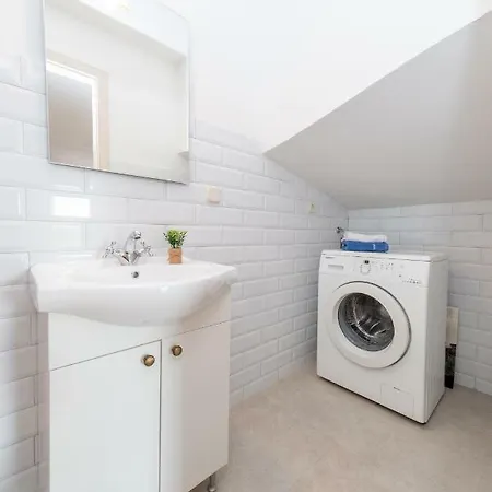 Vacation Santa Eufemia Sutomiscica