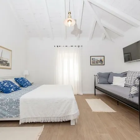 Вилла Vacation Santa Eufemia Sutomiscica