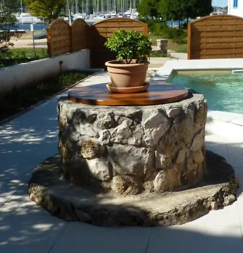 Vacation Santa Eufemia فيلة