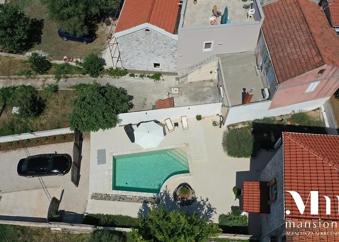 فيلة Vacation Santa Eufemia Sutomiscica