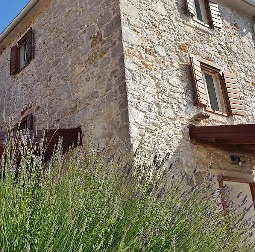 Vacation Santa Eufemia * Sutomišćica