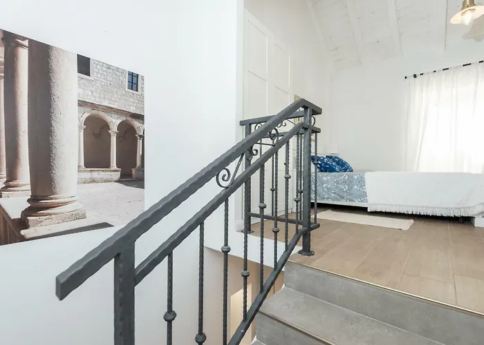 Vacation Santa Eufemia فيلة *