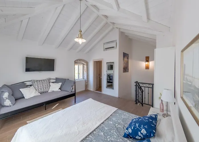 فيلة Vacation Santa Eufemia *