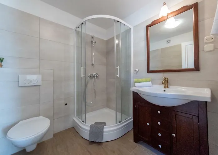 Vacation Santa Eufemia Sutomiscica