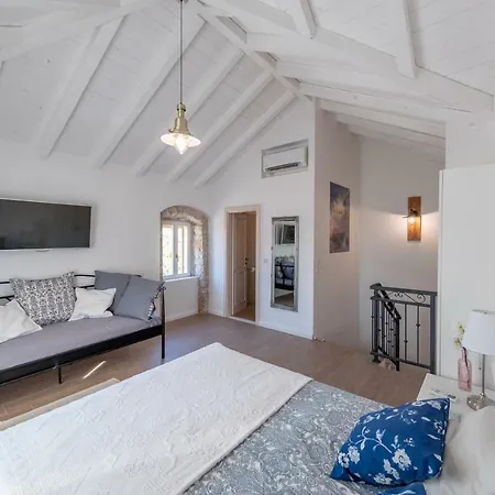 Vila Vacation Santa Eufemia *